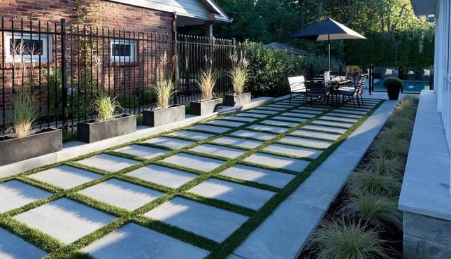 12 maneras de hacer que el jardín de sus clientes parezca más grande-1.jpg
