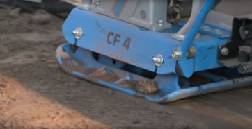 compactador en marcha.jpg